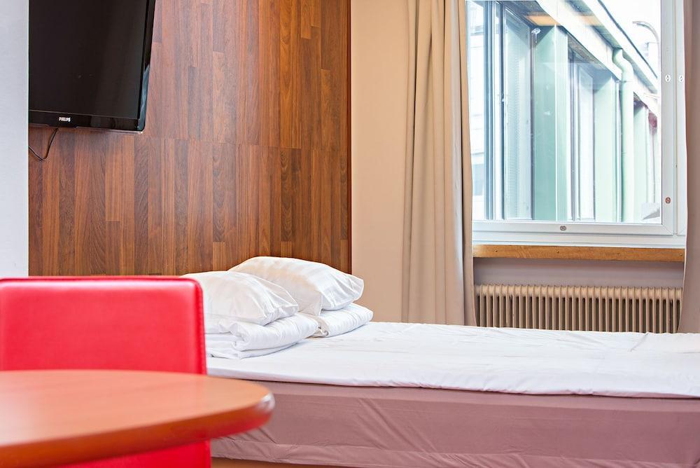Omena Loennrotinkatu 3* Helsinki